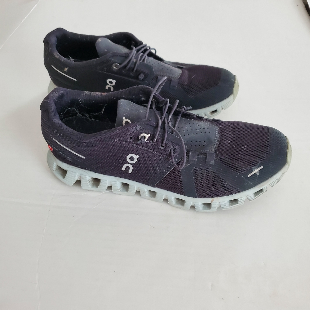 ON Sneakers